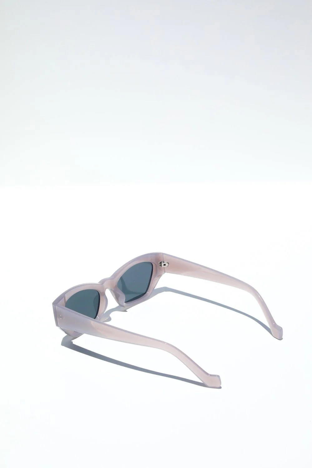 Breezy Chunky Frames Sunglasses - Image 10