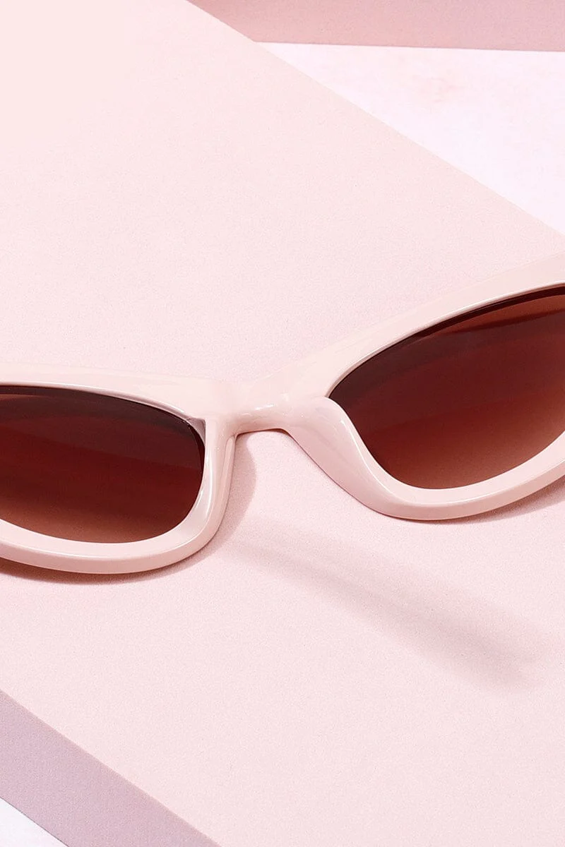 Capri Cateye Frame Sunglasses - Image 5